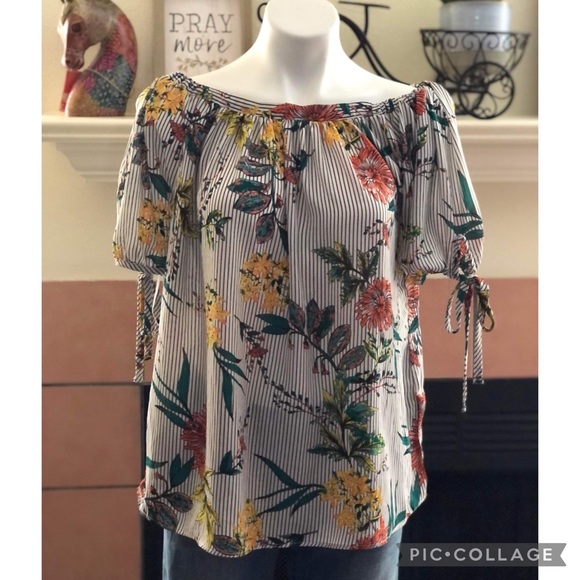 ✨🆕✨Brand New(NWT)Harve Benard Off Shoulder Top - Picture 2 of 3